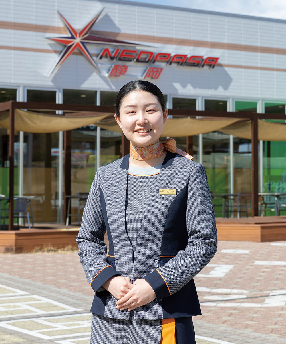 スカイマーク株式会社 客室乗務員 大久保 亜子さん